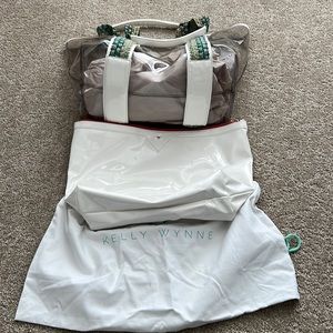 Kelly Wynn bring on the beach bag